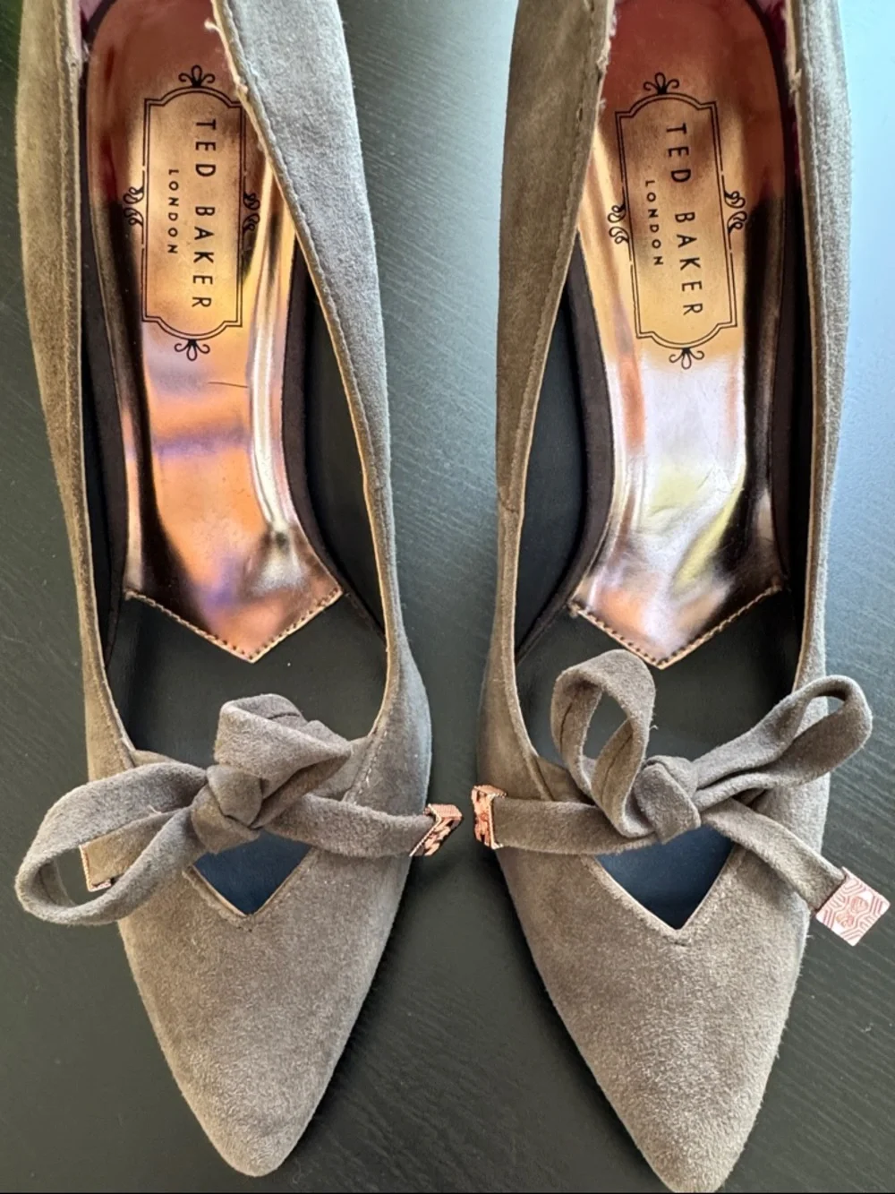 Ted‎ Baker London Gewell Charcoal Grey Suede Pumps Bow Casual Heels Size 8.5 New